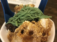 红豆煎蕊-天品味 一口吃榴莲泡芙