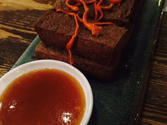 -胡桃里音乐餐厅(陶溪川店)(川湘赣菜·世界百大酒庄直供红酒·音乐表演)