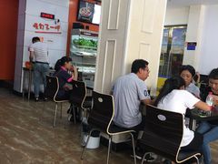 用餐区-张亮麻辣烫(三亚商品街店)