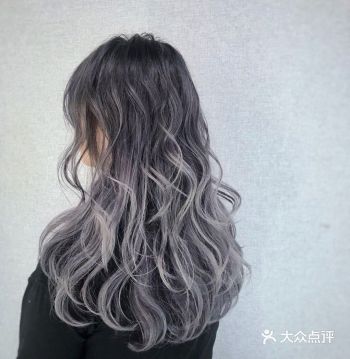 渐变紫灰，越褪越好看的发色