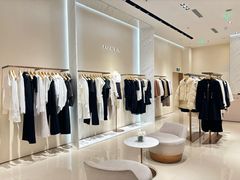 -王府井奥莱临潼小镇(临潼店)