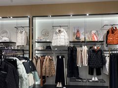 -王府井百货熙地港店