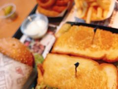 -The Habit Burger Grill 哈比特汉堡(复兴soho店)