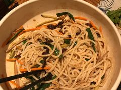 鸡丝凉米线-云海肴云南菜(正大广场店)