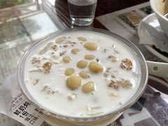 鲜奶雪耳桃胶莲子-周大娘牛乳(旧寨古村总店)