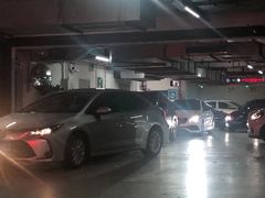 -静安大融城·停车场