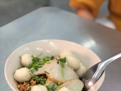 鱼蛋干细米粉-榮泰米粉湯(Left Shop)