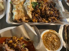 -东海岸人工湖美食村