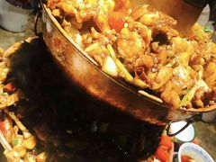 -沪小二炭火蛙锅(淮海中路美食不夜城店)