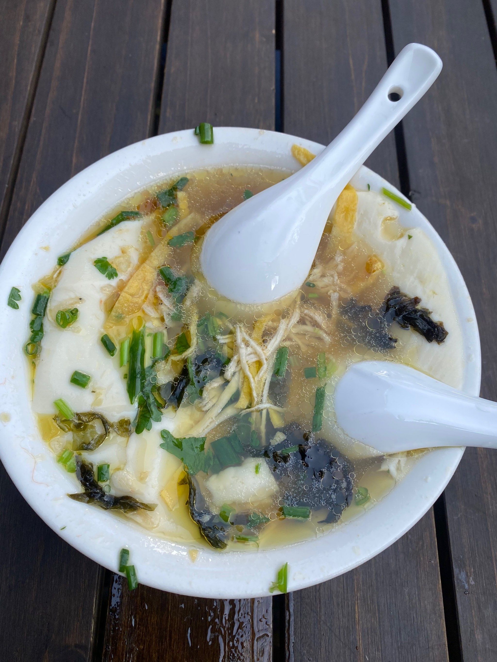 吃鸡汁豆腐花 太好吃了 流连忘返