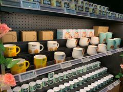 -三只松鼠生活馆(芜湖弋江金鹰店)