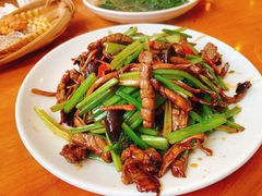 茶树菇炒牛柳-牧羊餐厅