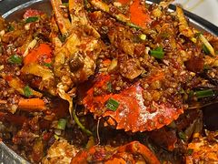 -凤凰路何眼镜香辣蟹(花果园店)