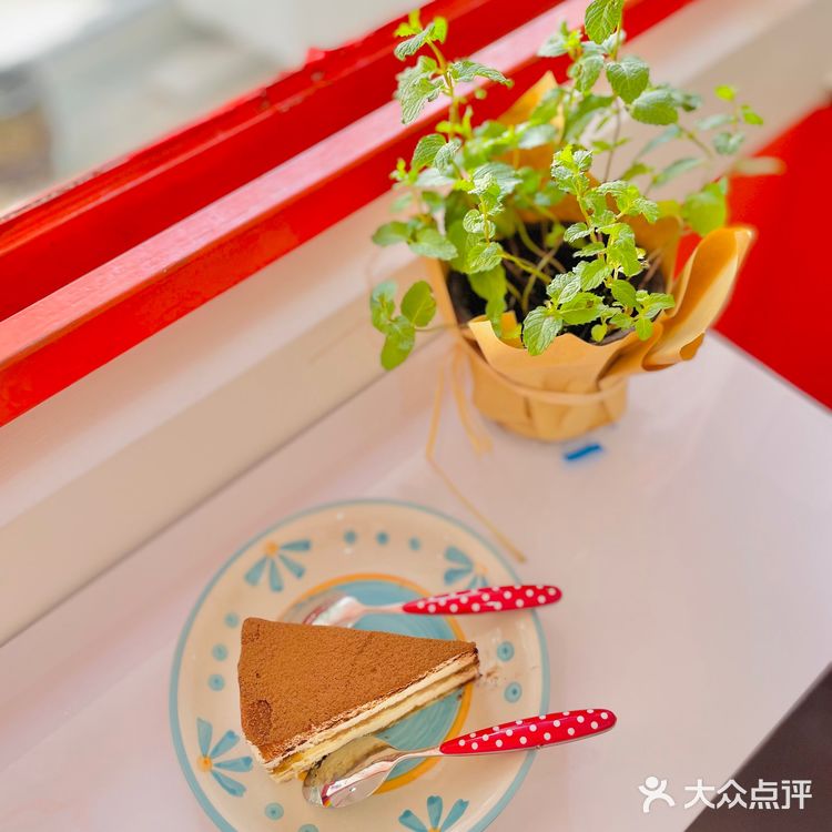 武汉新店｜棋盘街独栋夏日橙咖啡馆