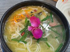 -双桥园·云南过桥米线(古城南门店)