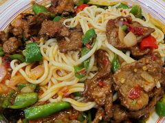 -歹歹的加个面过油肉拌面