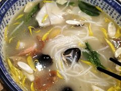 -桥香园过桥米线(国贸店)