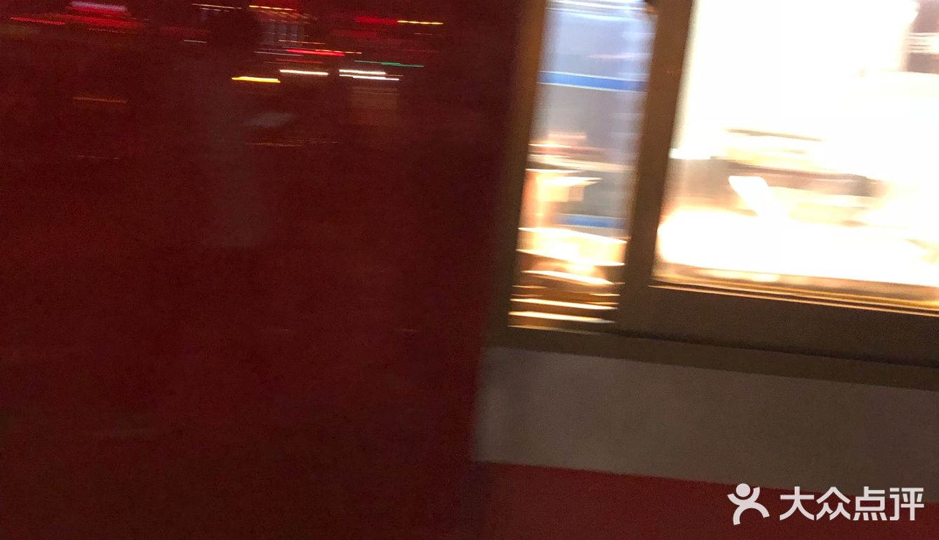 五路口的鸡排店，离这老远就能闻到香味，他家最有名的就