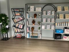 -昆妆星棠化妆美甲学校(呈贡校区)