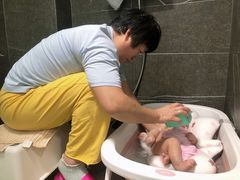 -爱的果实月嫂育婴师(世纪东方店)