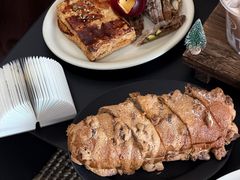 -HOT CRUSH趁热集合·现烤面包(上海环球港店)