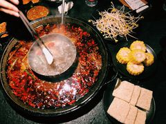 -渝涯重庆豆花老火锅(中赢国际店)