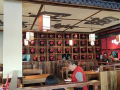大堂-先启半步颠小酒馆(白麓里店)