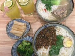 -小魔童·鲜切牛肉粉(时尚天河东区店)