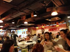 大堂-鲜入围煮花胶鸡海鲜火锅