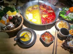 -湊湊火锅·茶憩(杭州湖滨银泰in77店)