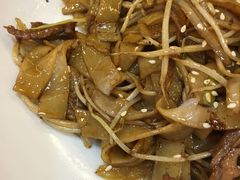 干炒牛河-新记美食(关闸店)
