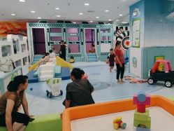 -孩子王童乐园(唐山万达广场店)