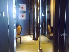 通往卫生间-北京国贸大酒店