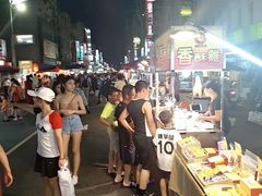 -六合夜市