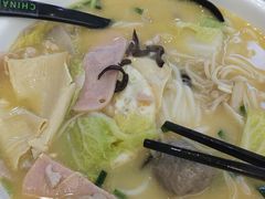 -蒙自源米线(东城星河城店)