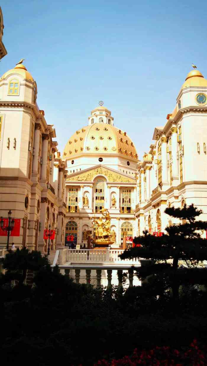 上海国际品牌珠宝中心-"这个新开的国际品牌珠宝城的建筑工程很庞大.