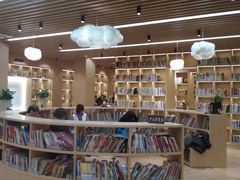 -漕河泾街道图书馆(漕河泾社区文化活动中心店)