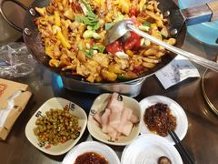 -富正毅三下锅·湘西韵味(天门山索道店)