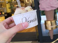 -VENCHI 闻绮(上海佛罗伦萨小镇店)