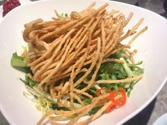 馓子爱苦菊-老板恋上鱼(恒隆广场店)