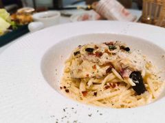 培根杂菌奶汁意面-露露家咖啡店