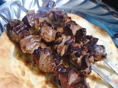 -烤肉小伙烤肉店