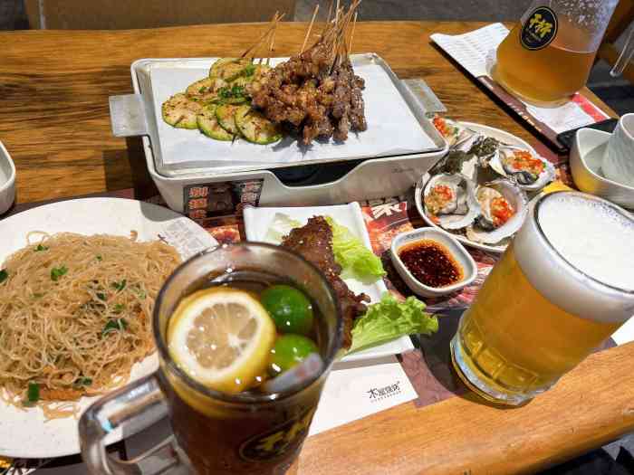 吃烧烤选择木屋是因为感觉连锁的会干净一些环境也不