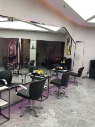 -变画·发型STUDIO