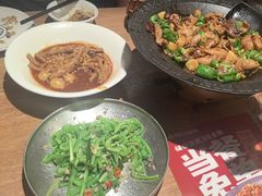 -聚鑫朋酸菜肥肠(文艺路口店)