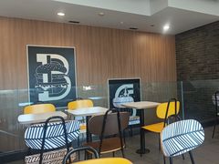 -麦当劳(杨林得来速店)