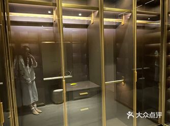 换了一套新房子重新做了一个衣帽间