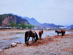 -百里峡七彩艺术小镇