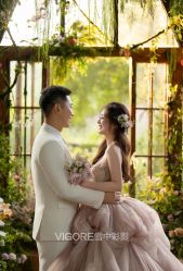 -雪中彩影婚纱摄影·微光艺术中心