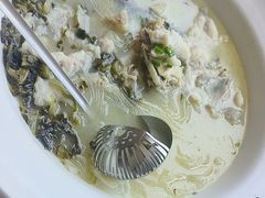 -严记小天府酸菜鱼(西四路店)